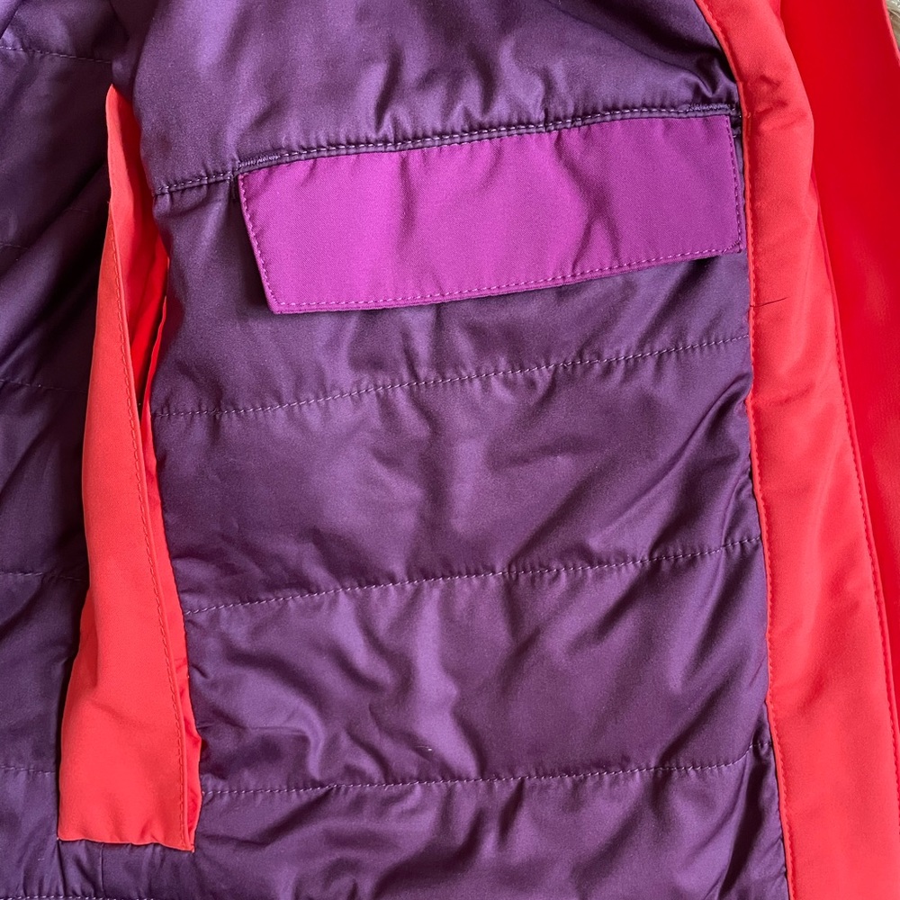 Tech ski jacket built for long days on the mountain. In excellent condition. - Picture 10 of 12